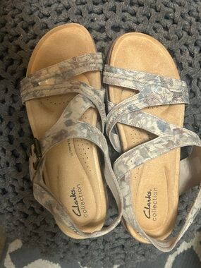 Clark’s Women's Neutral Multi-Strap Sandals - Neutral Floral